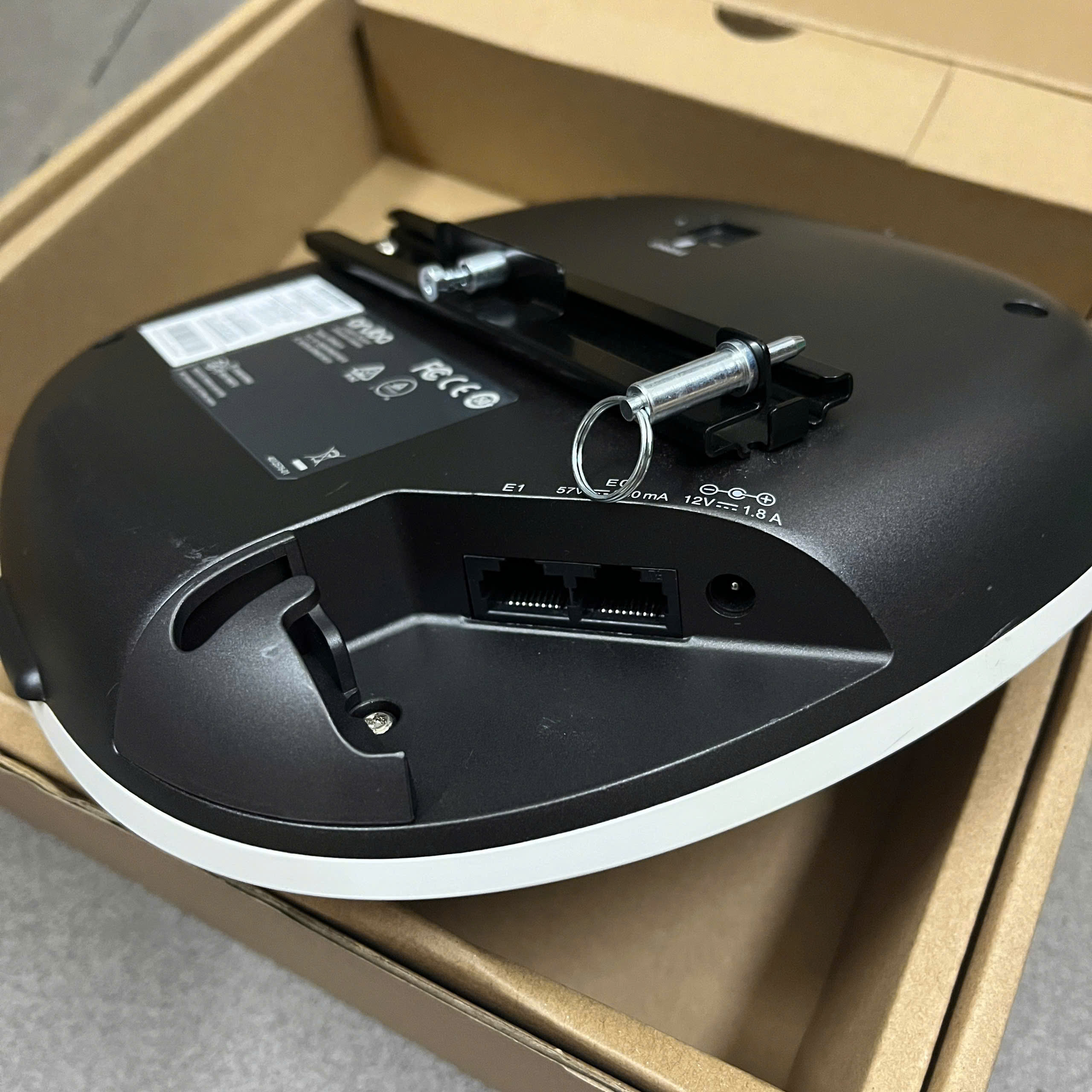 Phát wifi chuyên dụng Mesh-Roaming Aruba 515 wifi 6