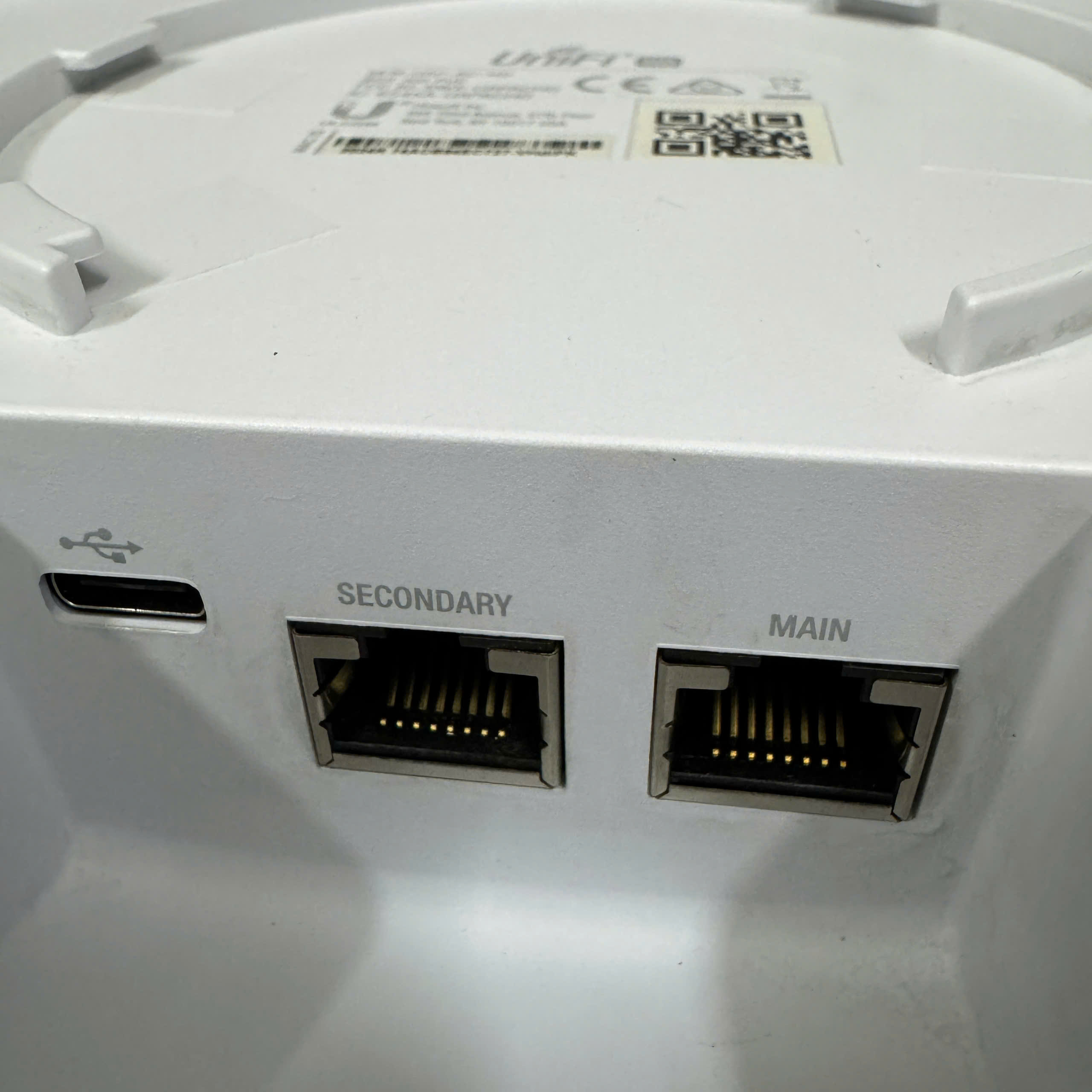 Bộ phát wifi chuyên dụng Unifi AC HD đẹp keng