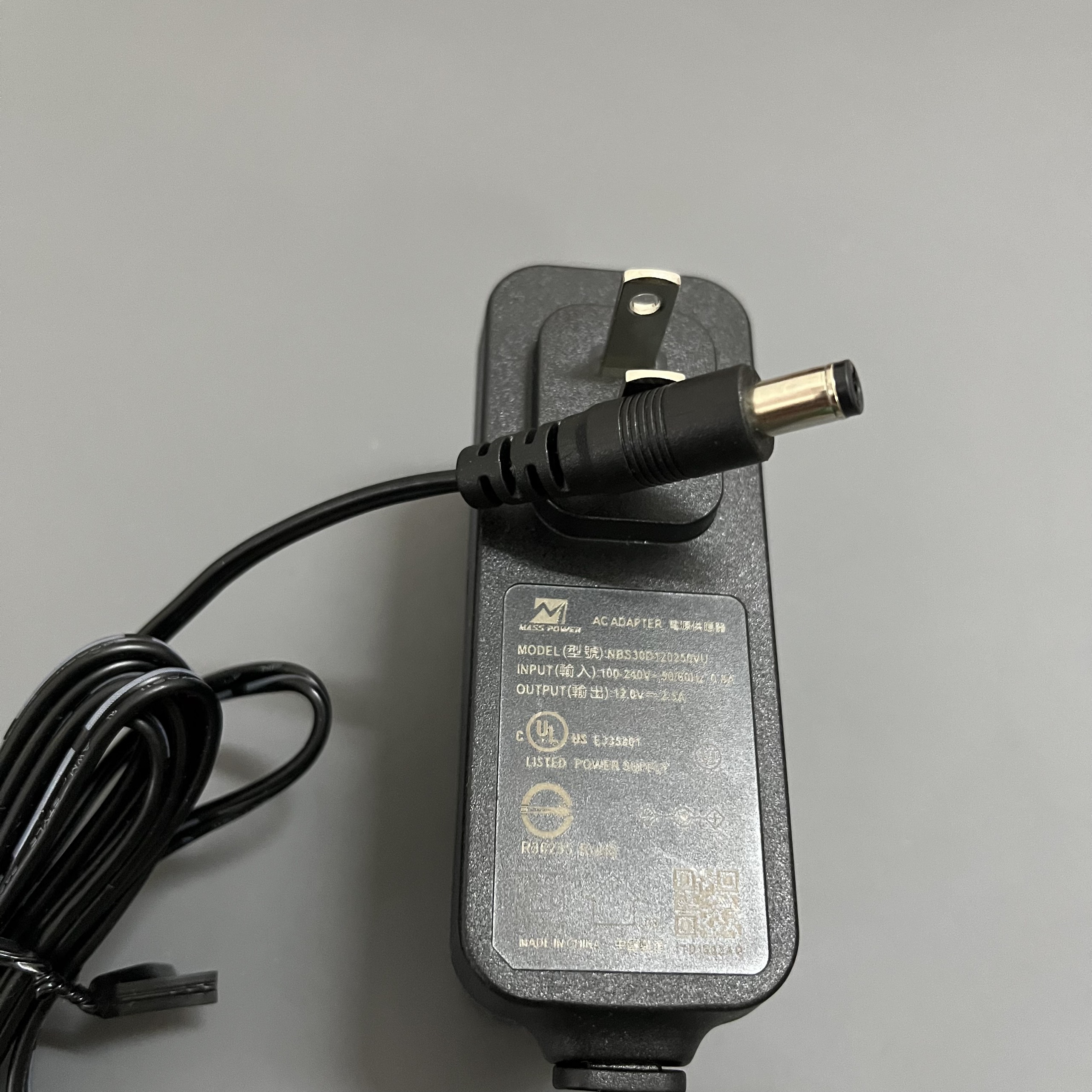 Adaptor 12V-2.5A Mass Power model NBS30D12025OVU đẹp