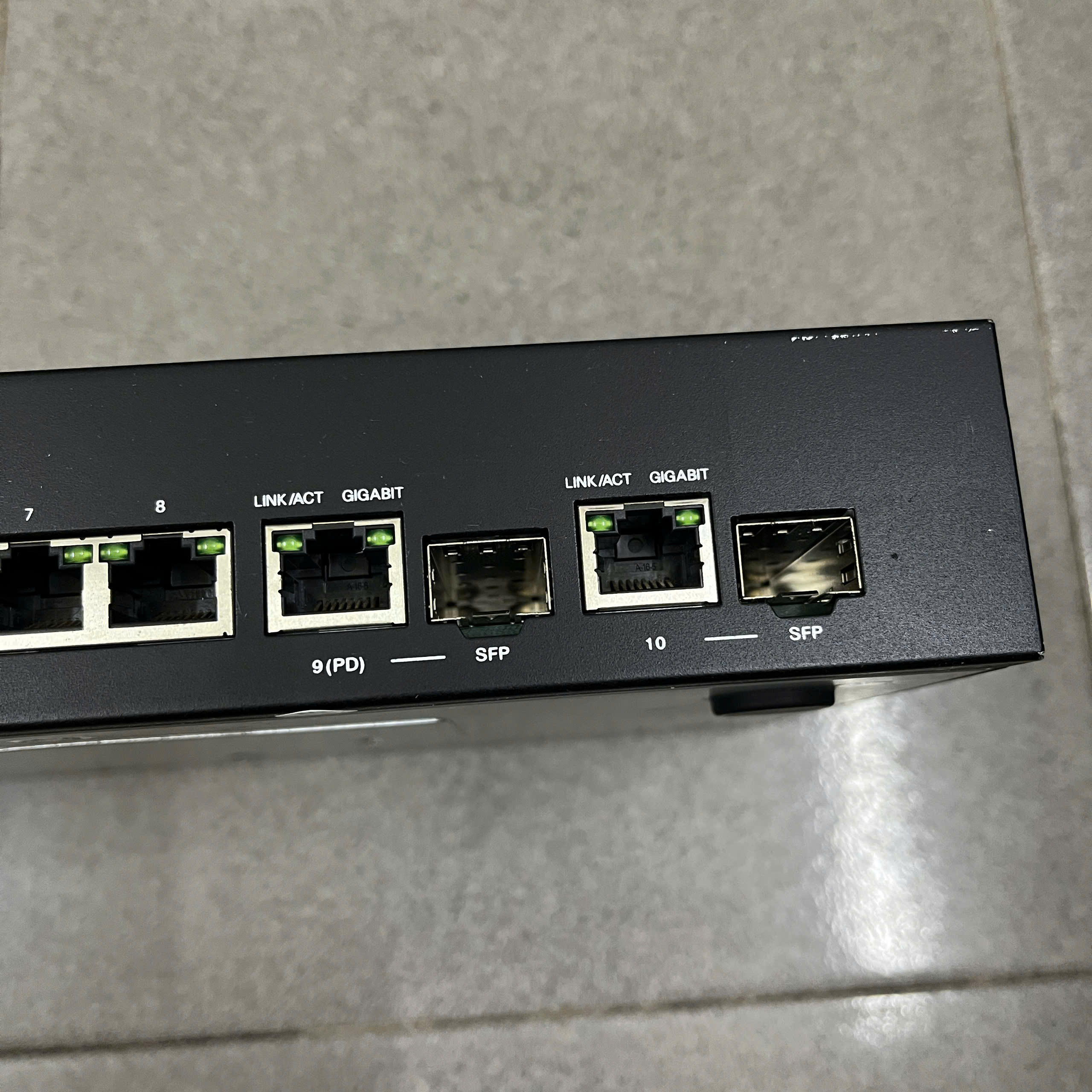Bộ chia mạng Layer 3 Cisco SG350-10