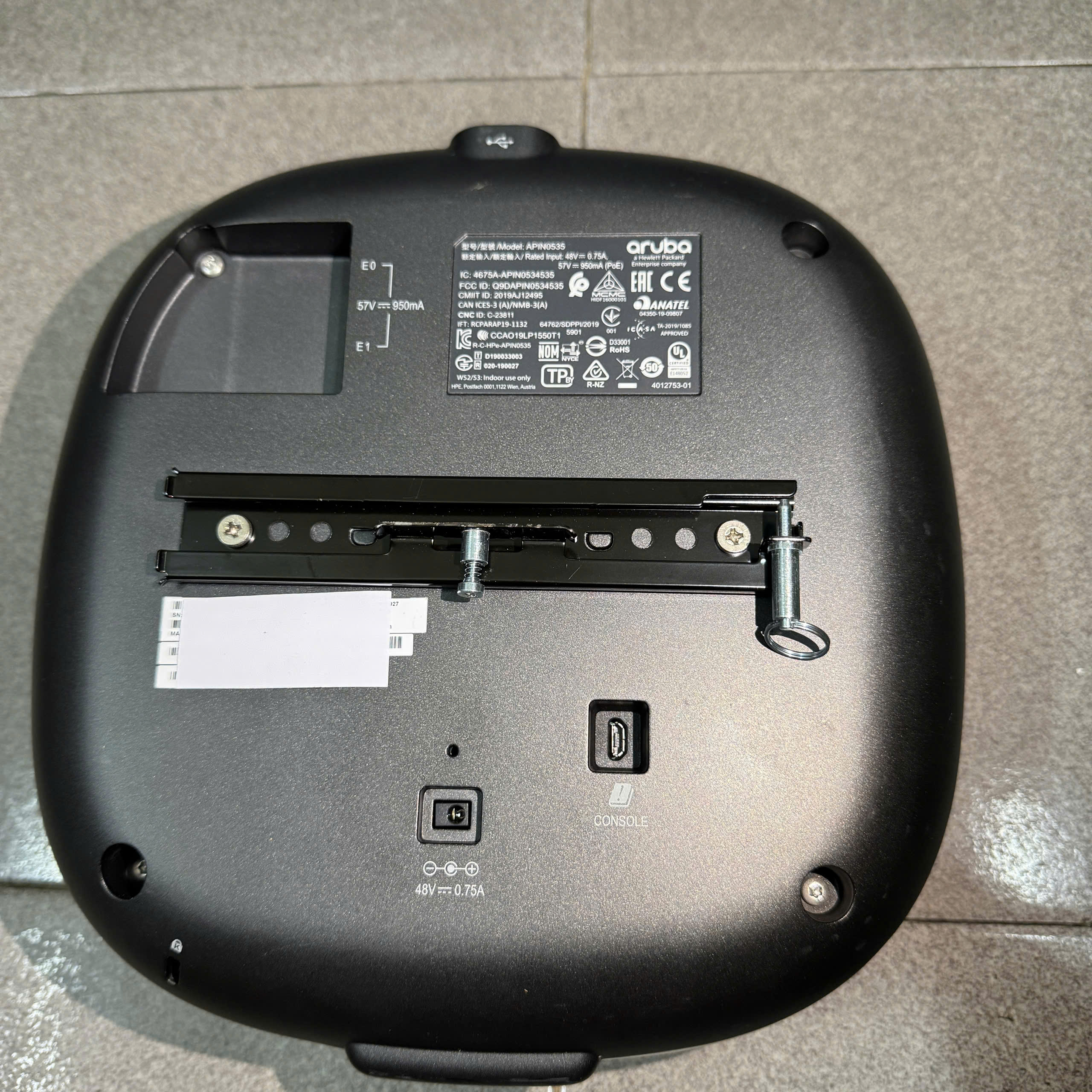 Phát wifi chuyên dụng Aruba 535 đẹp