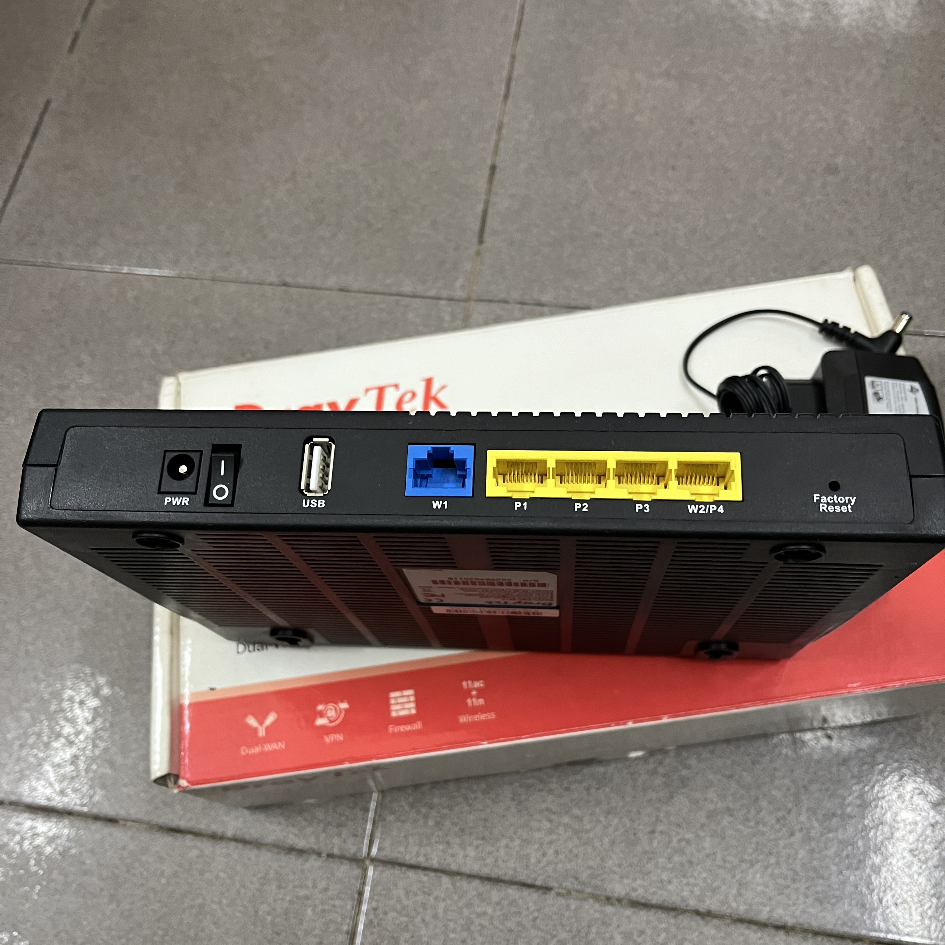 Cân bằng tải Draytek Vigor 2915 đẹp còn bảo hành có box Zin