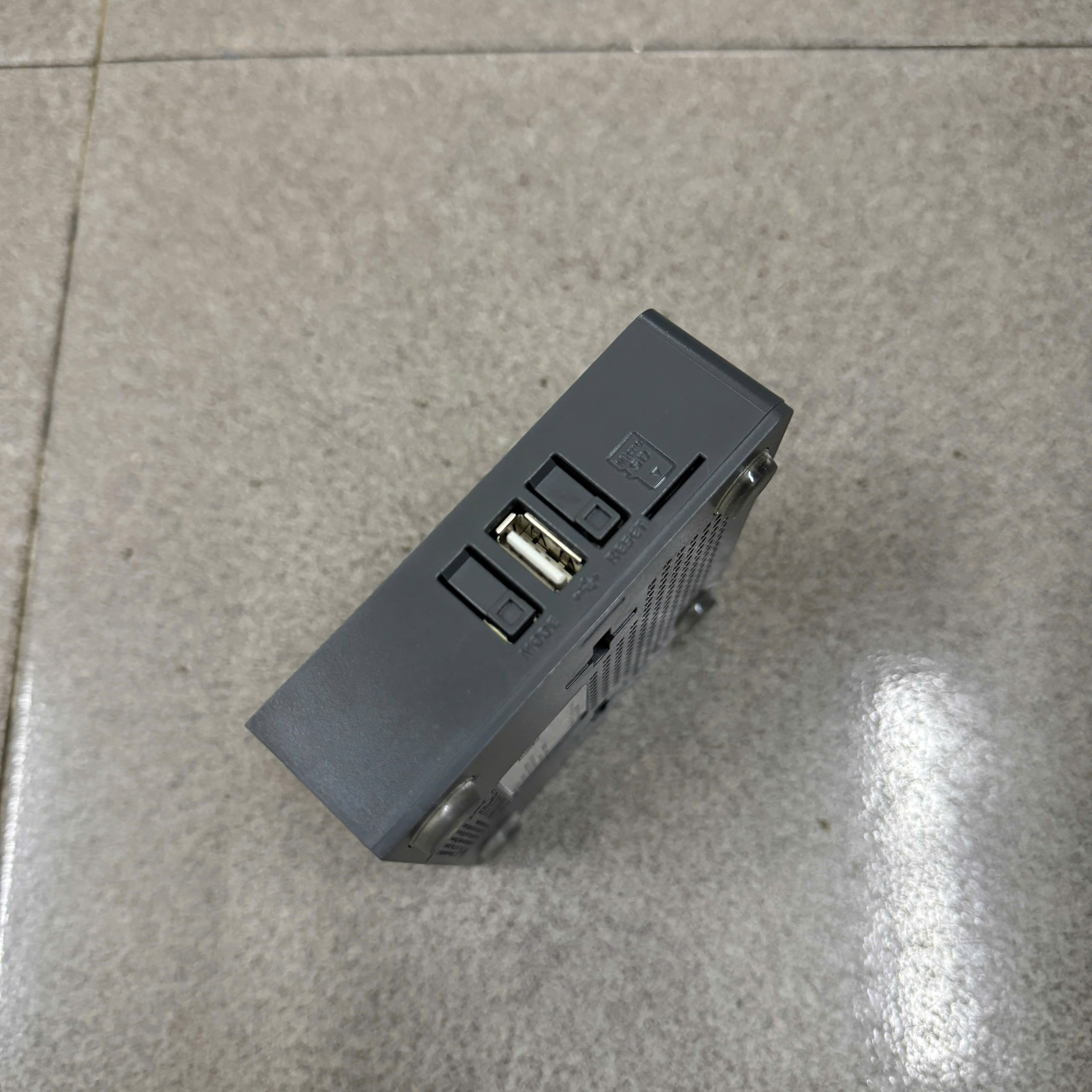 Router cân bằng tải Mikrotik RB760iGS đẹp