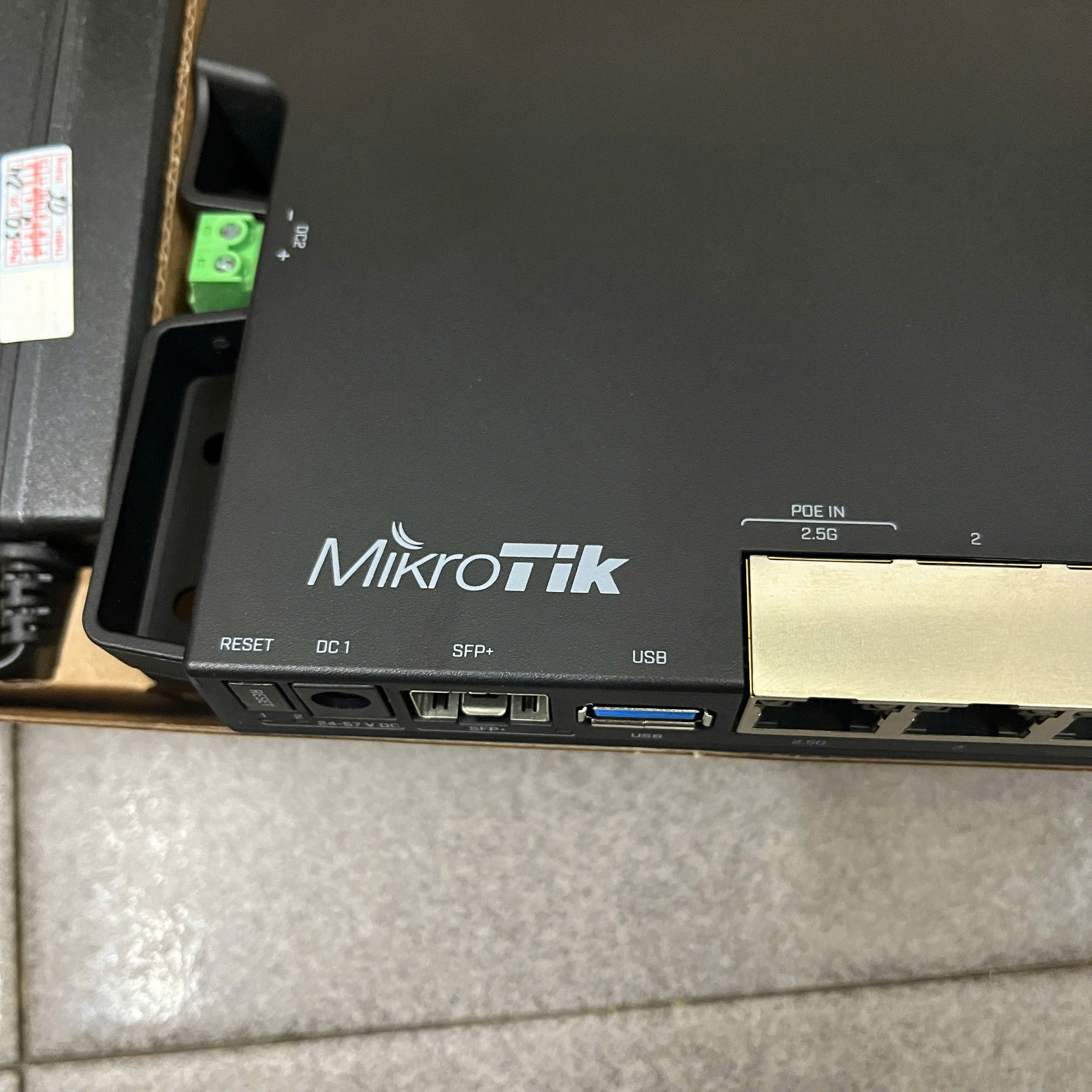 Router cân bằng tải Mikrotik RB5009UG+S+IN fullbox mới 100%